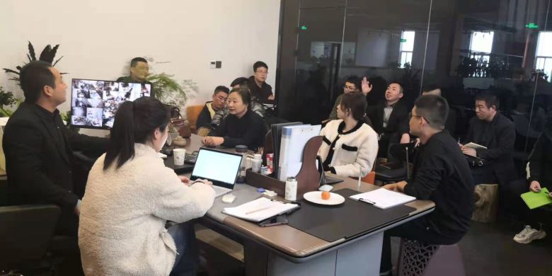 西安博菲克酒店餐飲家具廠銷售部會(huì)議現(xiàn)場(chǎng).jpg